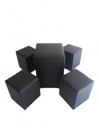 (R$68,00) Kit Puff Mesa Quadrado + 4 puffs Quadrados Preto